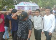 Babinsa Serda Alpius Hadi, Pikul Peti Jenazah sejauh 2 Kilometer di desa Ratoombu