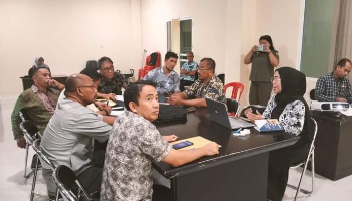 Drs Kasim Rauf Pimpin Rapat Persiapan Gerakan Pembagian Sejuta Bendera Merah Putih