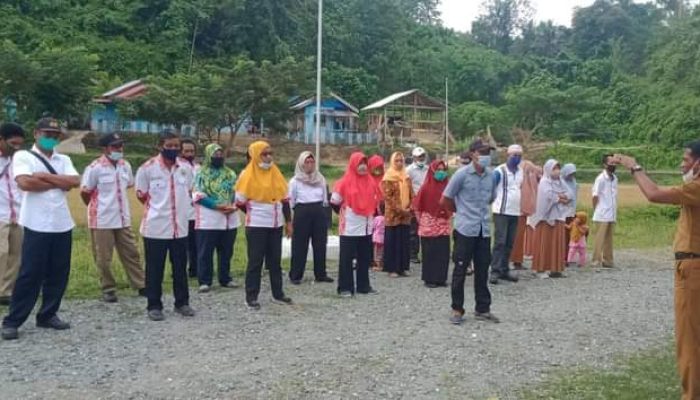 Lurah Kumaligon Masdanto Mokodompit, S.IP Pimpin Apel Pagi