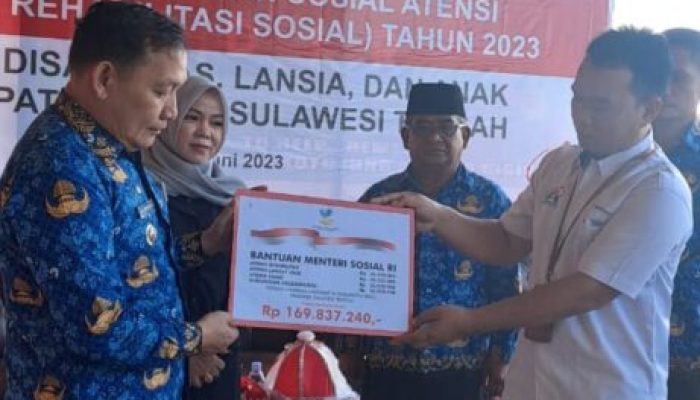 Penyaluran Bantuan Atensi di Hadiri Oleh Pj. Bupati Buol