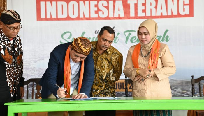 Gubernur Launching Program Indonesia Terang Sulawesi Tengah, jadi ...