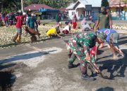 Danramil 1305-09 Bokat, Letda Inf Suyadi Pimpin Langsung Pembuatan Lapangan Bola Volly