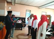 Ketua Panwaslu kec bokat Muhamad Syam Manto Skm, Melantik dan Mengambil Sumpa Jabatan Dua orang Pengawas Kelurahan Desa (PKD) Pengganti Antar Waktu (PAW) Untuk Pemilihan umum (Pemilu) Serentak 2024