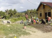 Pembesian Plat Duicker, Dikerja Gotong Royong Bersama Warga