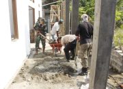 TMMD ke 118 Kodim 1305/BT: Acian Dinding Musholla Terus dikebut