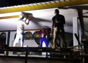 Satgas TMmD 118 Bersama Masyarakat Lembur Renovasi Masjid Nurul Iman