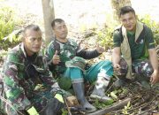 Anggota Satgas TMMD 118 Santai Sejenak, “Menunggu Material Datang”