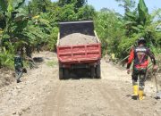 Semangat Menjalankan Tugas Tidak Mengenal Waktu Bagi Anggota Satgas TMMD 118