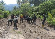 H-6, Satgas TMMD 118 dan Warga Terus Gotong Royong Hampar Material Timbunan