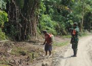 Rumput di Bahu Jalan Kantong Produksi Yang Baru Dibangun Satgas TMMD 118 Disemprot Warga