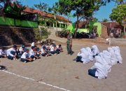 Babinsa Simo Berikan Materi Wasbang Siswa MTS