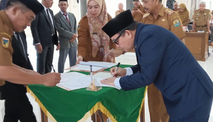 Pj. Bupati Buol Lantik Pejabat Pimpinan Tinggi Pratama, Administrator dan Pengawas dilingkungan Pemda Buol