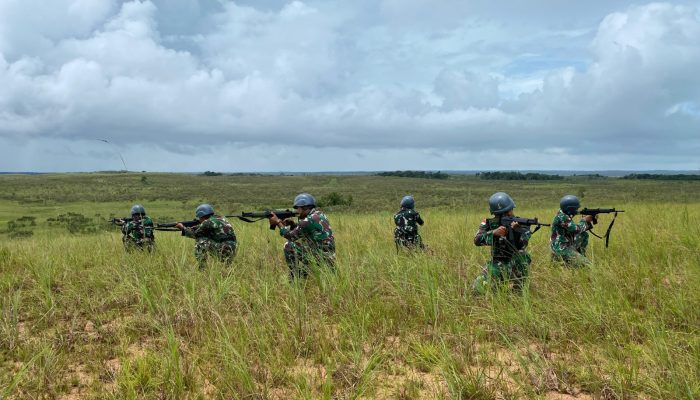 Tingkatkan Kemampuan dan Fisik, Prajurit Lanudal Aru Jalani Lintas Medan Bersenjata