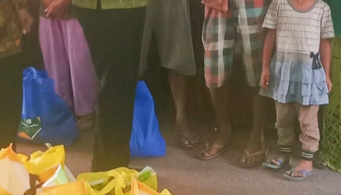 Ratusan Warga Kurang Mampu dapat bantuan Sembako di Kemenag Tolitoli