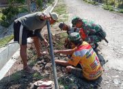 Bantu Warga perbaiki Pipa Air yang Bocor,Babinsa serda Octavianus Saweho wujudkan TNI peduli dengan Rakyat