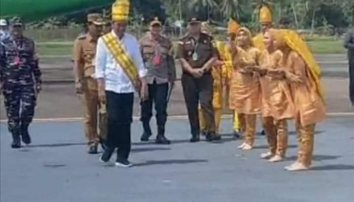 Presiden Jokowi dijemput Tarian Moduai dan Maragai saat Kunker ke Tolitoli