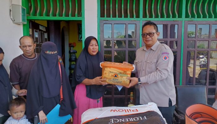 Korban kebakaran di Nalu dapat bantuan dari BPBD Tolitoli