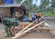 Antusias Satgas TMMD dan Warga Membangun Rangka RTLH di Desa Uekambuno, Kec. Ulubongka, Kab. Tojo Una-una