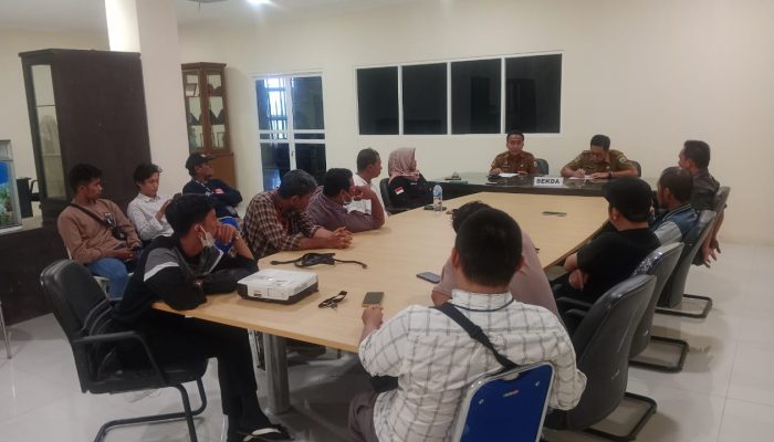 From Jurnalis Buol Silahturahmi Bersama PJ Sekda Buol dan Kominfo Menuju Buol Lebih Maju