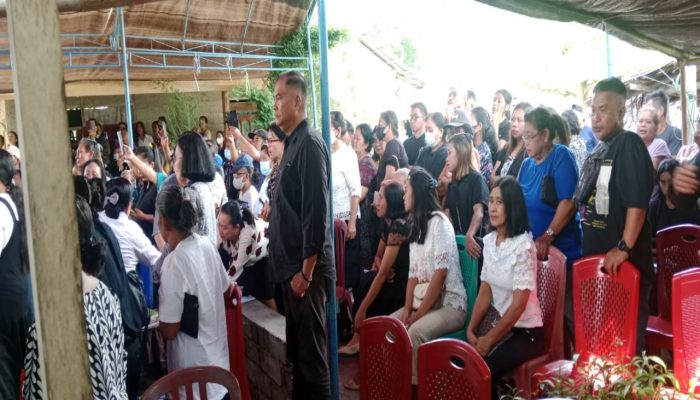 Pasutri Yang Tewas dikebun sendiri telah dikebumikan diTPU desa Watuawu