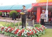 “HUT BHAYANGKARA 78 POLRES TOLITOLI, ANTAR TIGA PENSIUN DALAM TRADISI PEDANG PORA “”