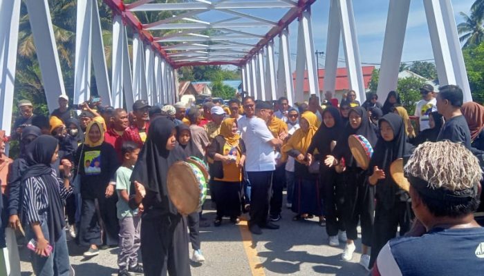 Tumpah Ruah Sambut Pasangan “H. Boy dan Adijoyo” Oleh Keluarga Besar Di Tapal Batas Kec Lakea