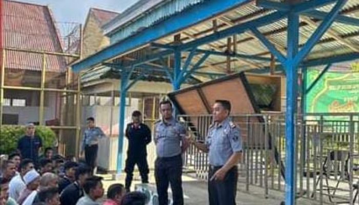 Kalapas Kelas III Leok Galih Setiyo Nugroho Beri Pengarah Kepada Warga Binaan