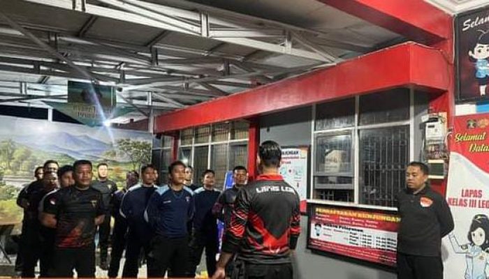 Lapas Kelas III Leok Lakukan Penggeledahan Blok Hunian untuk Cegah Gangguan Kamtib