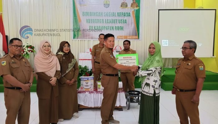 Pj. Sekda Buol Buka Kegiatan Bimbingan Sosial Untuk Keluarga Lansia