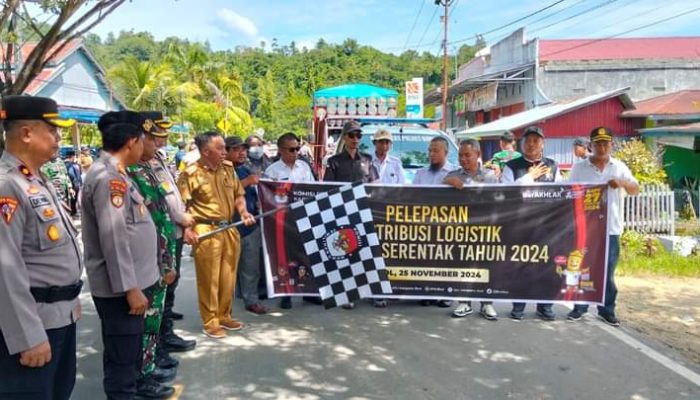 Kaban Kesbangpol Wakili Pj. Bupati Buol Distribusi Perlengkapan Logistik Pemungutan Pilgub dan Pilkada Serentak 2024