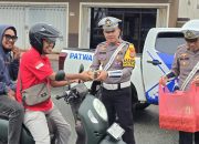 Satlantas Polres Buol Bagi Takjil di Pimpin Langsung Kasat Lantas IPTU Syamsuddin, SH