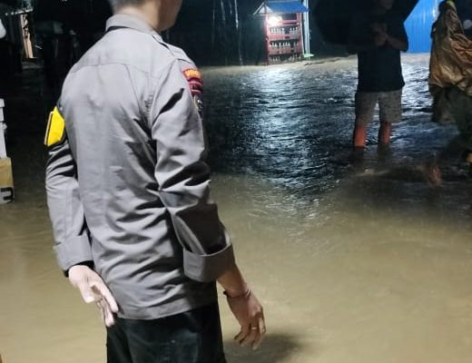 “Tujuh jam Tolitoli diguyur hujan, beberapa Ruas jalan terendam, sungai Tambun meluap “