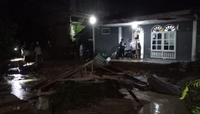 Banjir mengenangi tiga Desa di kecamatan Dondo “Berikut pesan Kapolsek Dondo IPDA Ijmal”