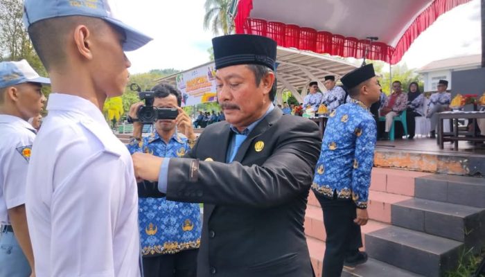Bupati Tolitoli Pimpin Upacara Hardiknas & Hari Buruh 2025Momentum Sinergi Pendidikan dan Dunia Kerja di Taman Kota GMB