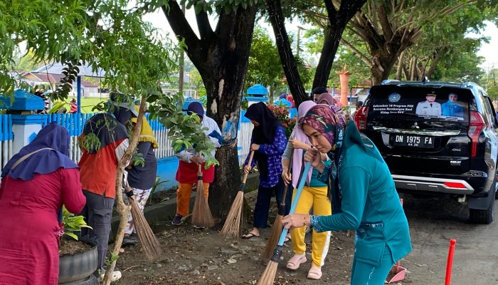 Program Kegiatan Bulanan PKK Kab. Buol, Ajak Masyarakat Kelurahan Kulango Kerja Bakti