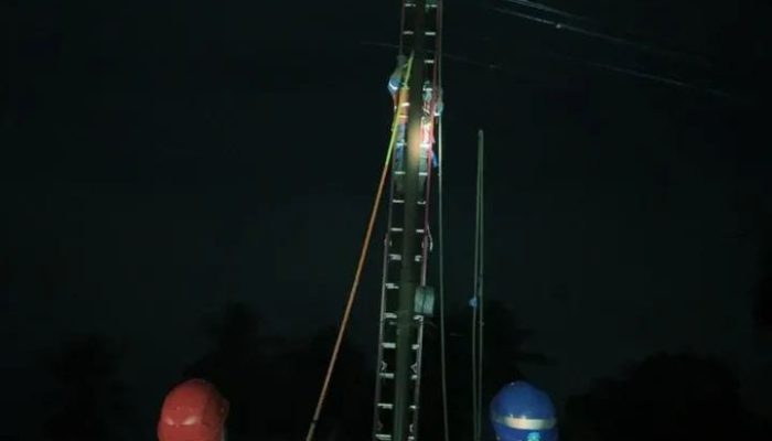 Akibat Gangguan Cuaca, 3 Titik Diwilayah Kota Dilakukan Perbaikan Oleh Pihak PLN Leok