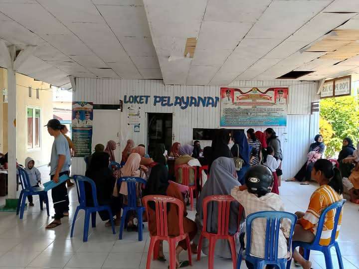 Warga Tuweley Antusias Urus Berkas Beasiswa, Apresiasi Program Pendidikan Gratis Pemda Tolitoli