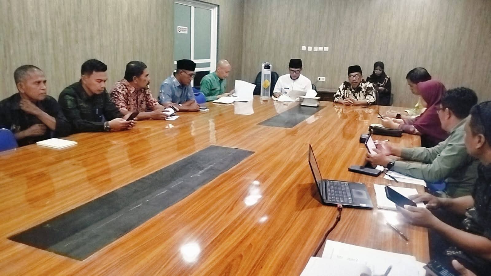 Bupati dan Wakil Bupati Buol Pimpin Rapat Penilaian Pengelolaan Sampah