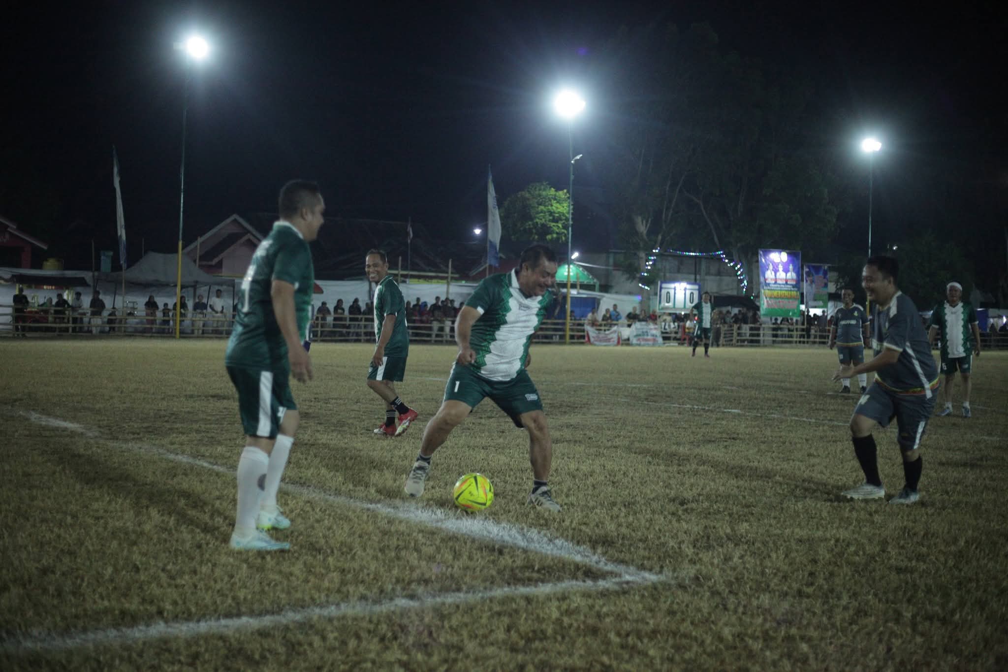 Bupati Amran Turun Gunung! Babak 12 Besar Bupati Cup II 2026 Panaskan Lapangan Lakitta