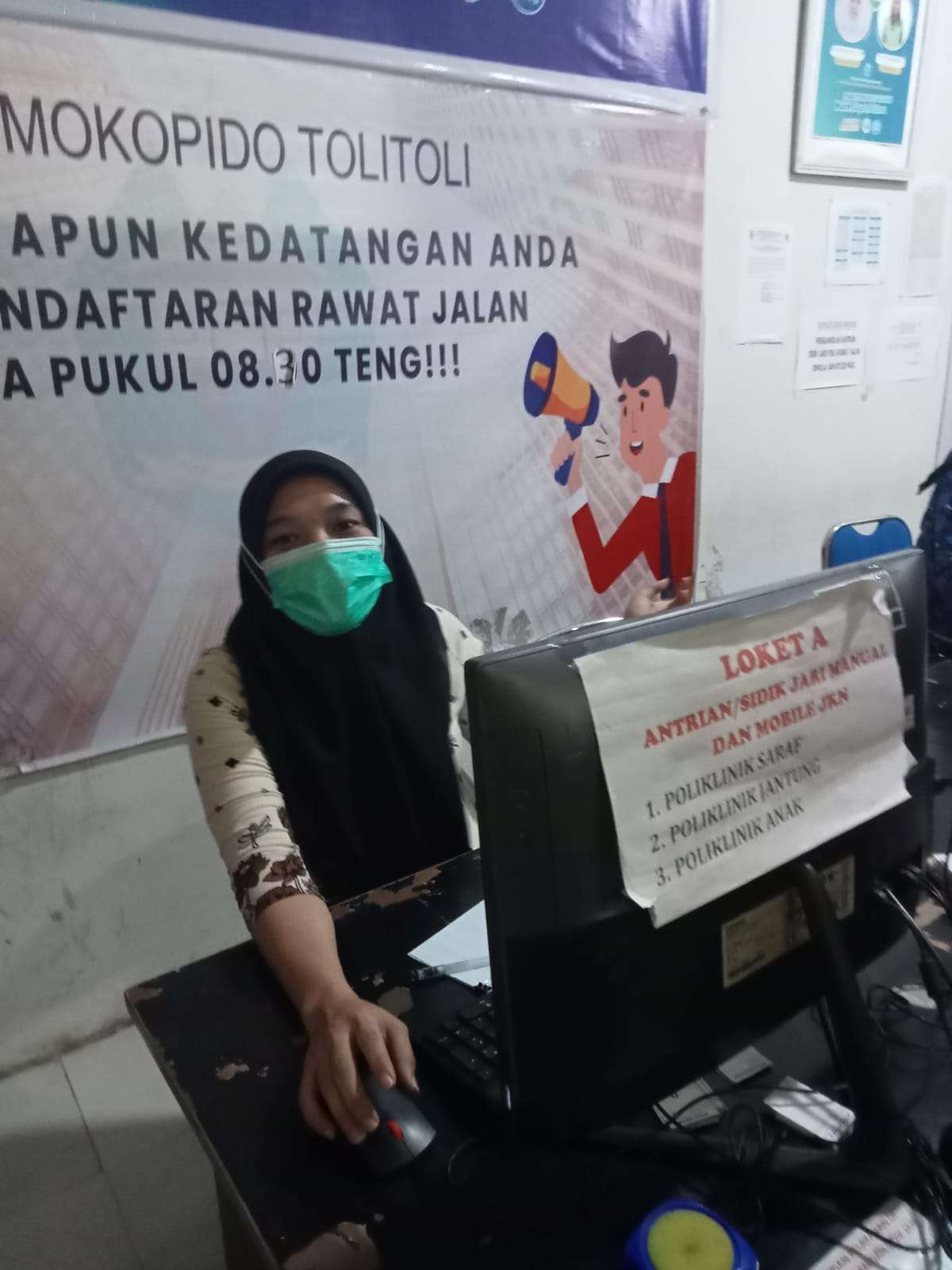 “Pendaftaran dan registrasi pasien bayi di RSU Mokopido batal berobat karena pensyaratan administrasi tidak lengkap”
