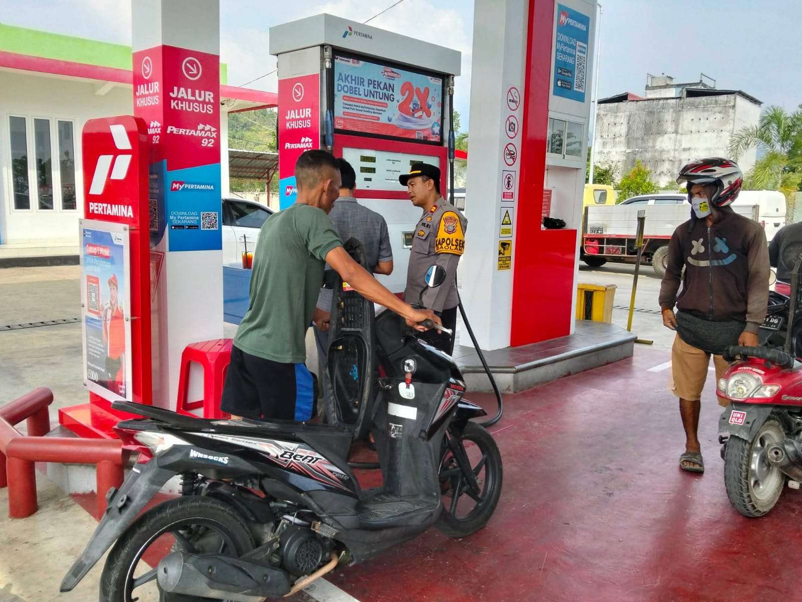 “Kapolsek Baolan’ IPTU Samir Muhammad SH, himbau dan serukan masyarakat segera ke SPBU stok BBM tersedia cukup”